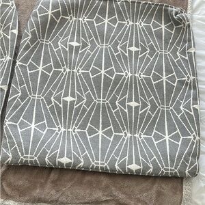 2 Geometric Gray and White Pillowcase 20x20